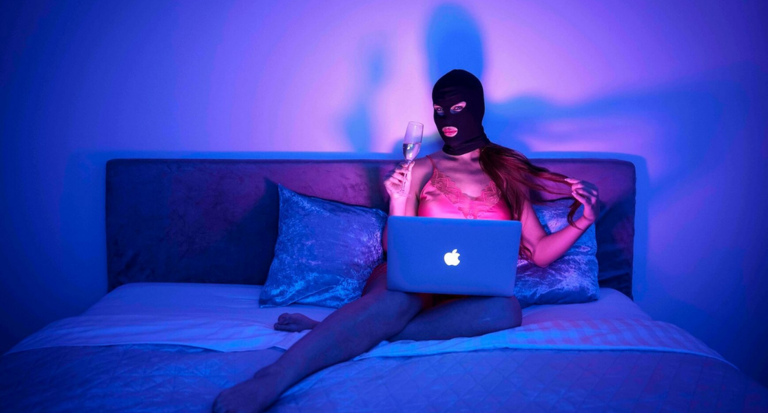 Virtuální přítelkyně